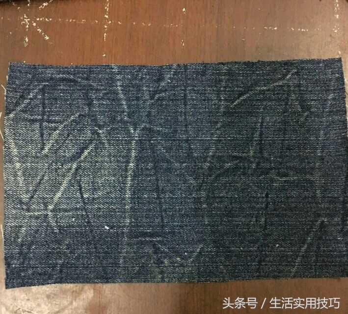 旧牛仔裤改收纳袋制作方法,旧牛仔裤变废为宝变身成为收纳袋