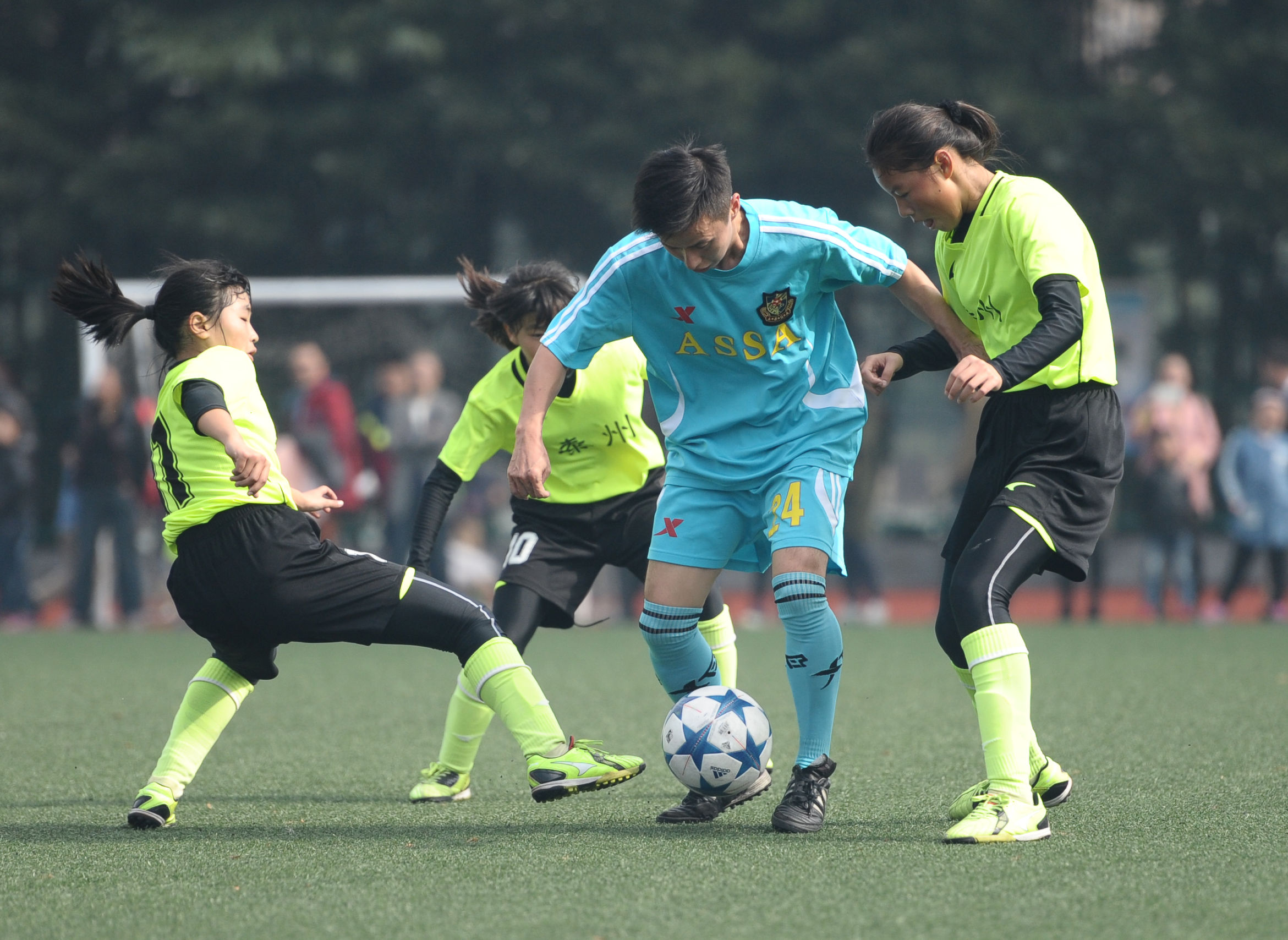 谭咏麟足球联赛,谭咏麟谈足球运动