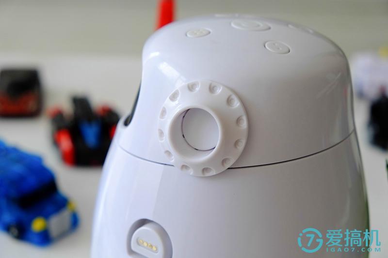 有趣的互动机器人,机器人趣味编程和思维启蒙