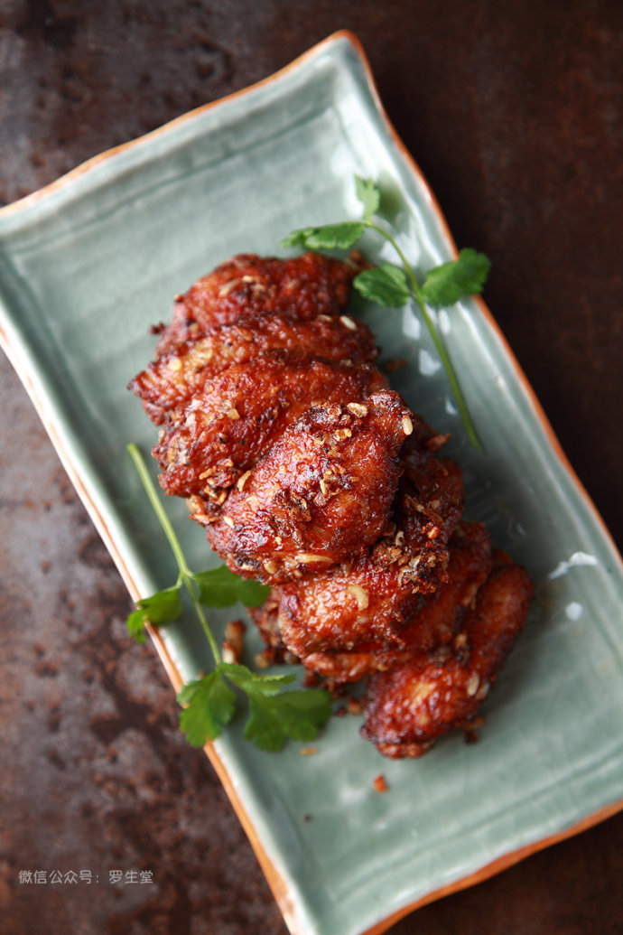 蒜香鸡翅酥脆的关键,蒜香鸡翅中怎么炸又香又脆