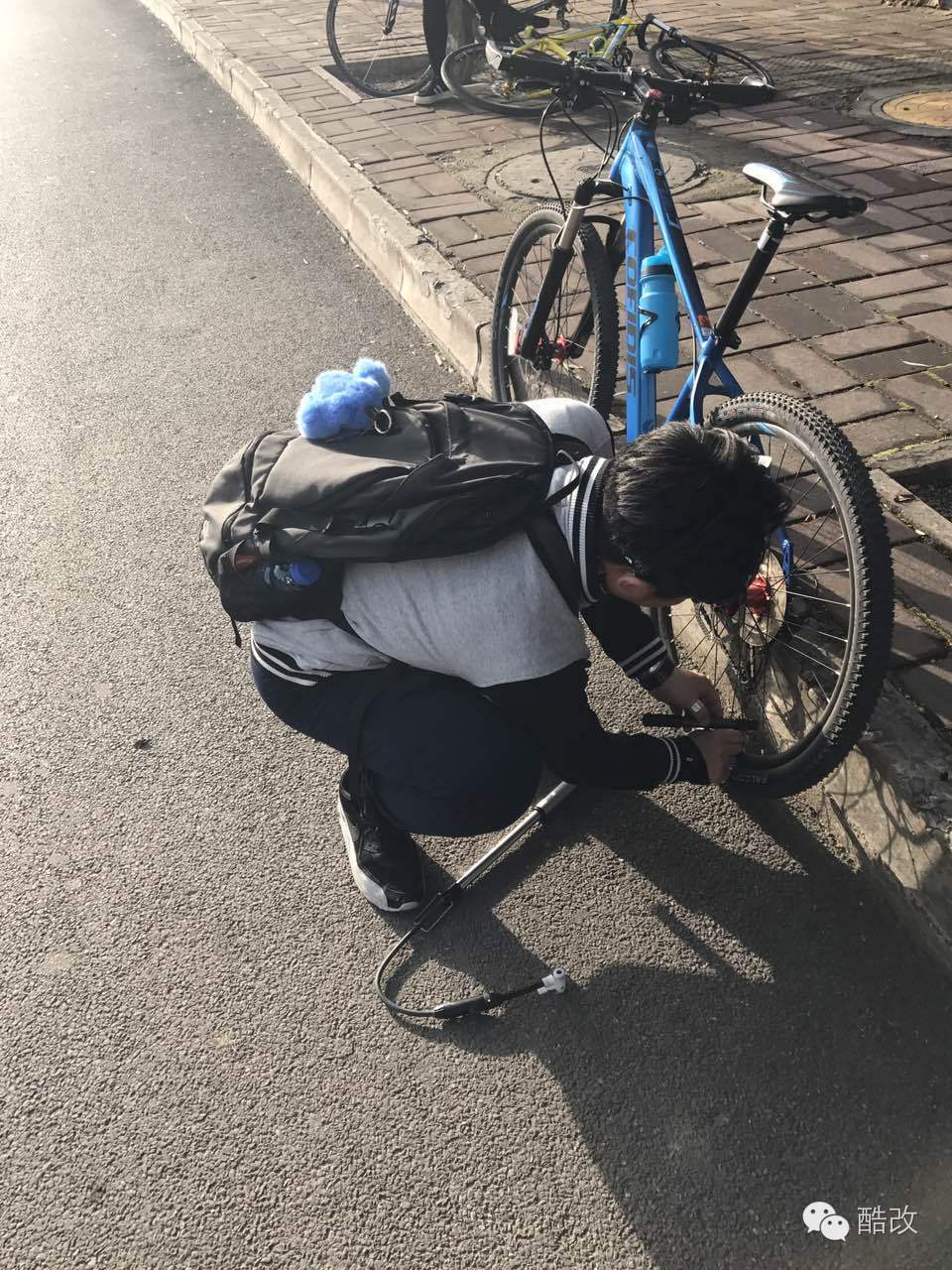 骑行腿抽筋是什么引起的,骑行用力过猛隔天腿开始抽筋