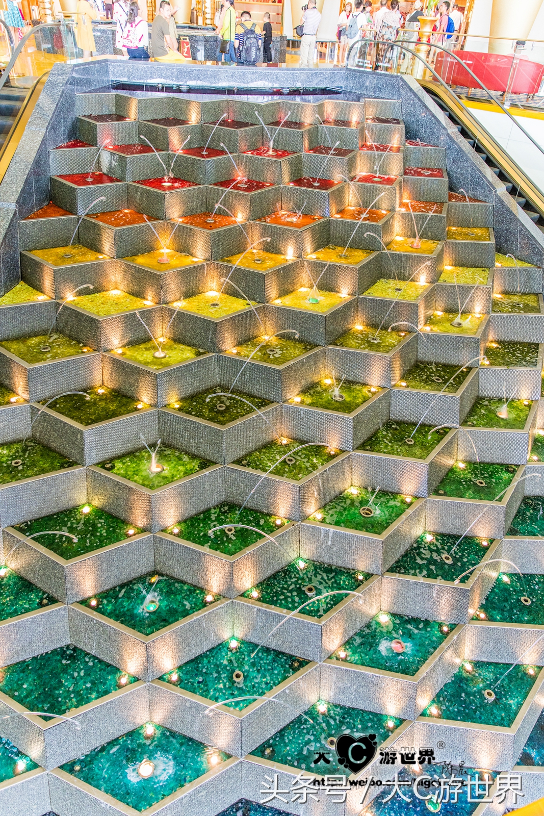 旅游的中国夫妻住迪拜帆船酒店,住迪拜帆船酒店攻略