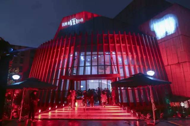 艺局｜杭州蜂巢剧场昨晚在拱墅开业，孟京辉结束与杭州9年“异地恋”
