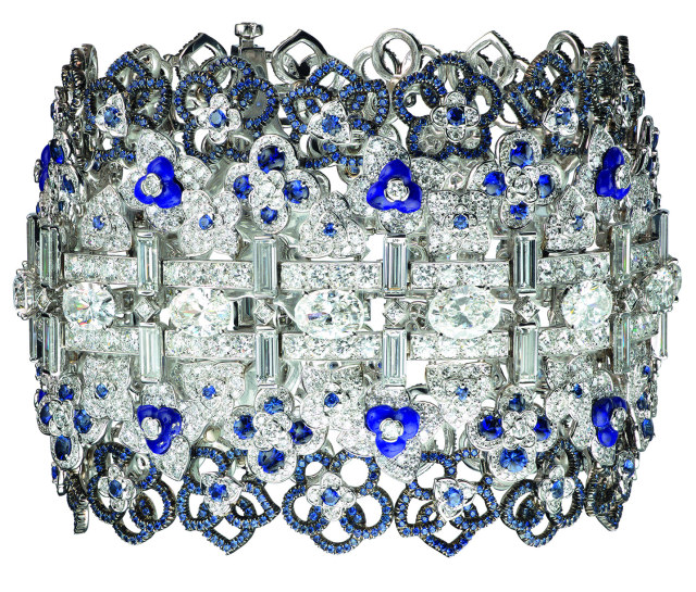 入冬后腕饰被“打入冷宫”？你该学学梦露的珠宝戴法！