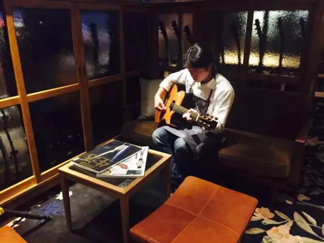 拔草！隐藏在新天地的防空洞酒吧、冠军面包舖、李宗盛阿信的咖啡厅！一天绝不够！