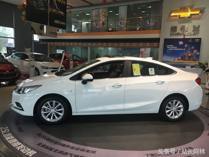 陪朋友去买车,现代悦动和科鲁兹哪个值得买