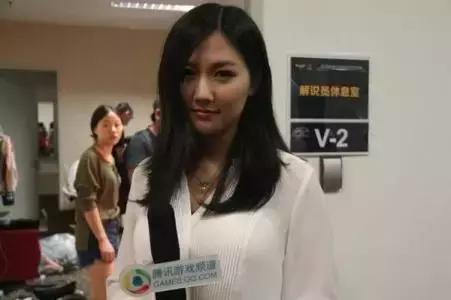 女朋友玩lol离我远怎么办,女朋友玩lol菜怎么办