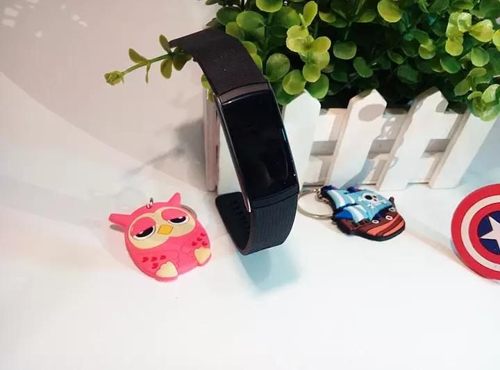 极致手环怎么样,埃微彩屏手环评测