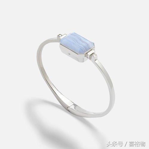 珍珠钛金手镯 (纯金镶钻手镯值吗)