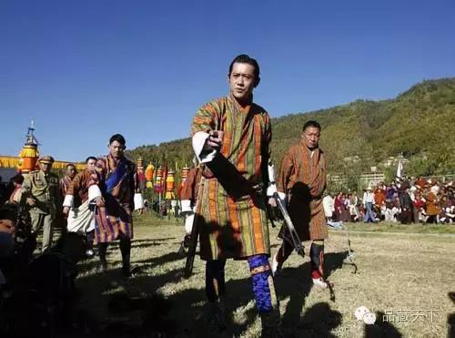 男人穿裙子也可以很美,男人穿裙子是不是好看