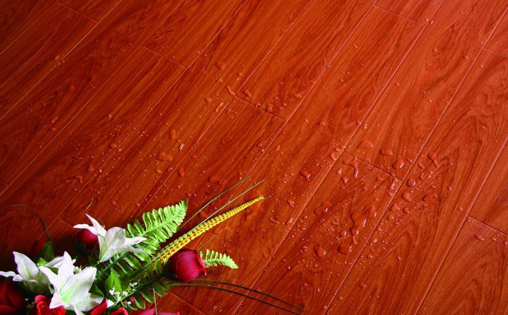 地板受潮严重怎么解决,地板受潮解决办法