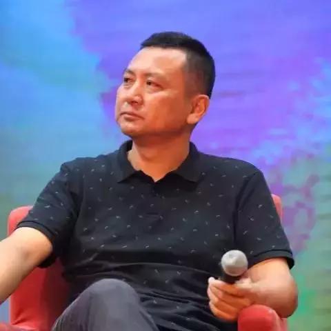 胡守连的“花迹酒店”