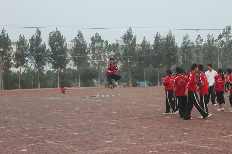 河南登封塔沟武校万人表演直播,河南郑州登封塔沟武术学校打山门