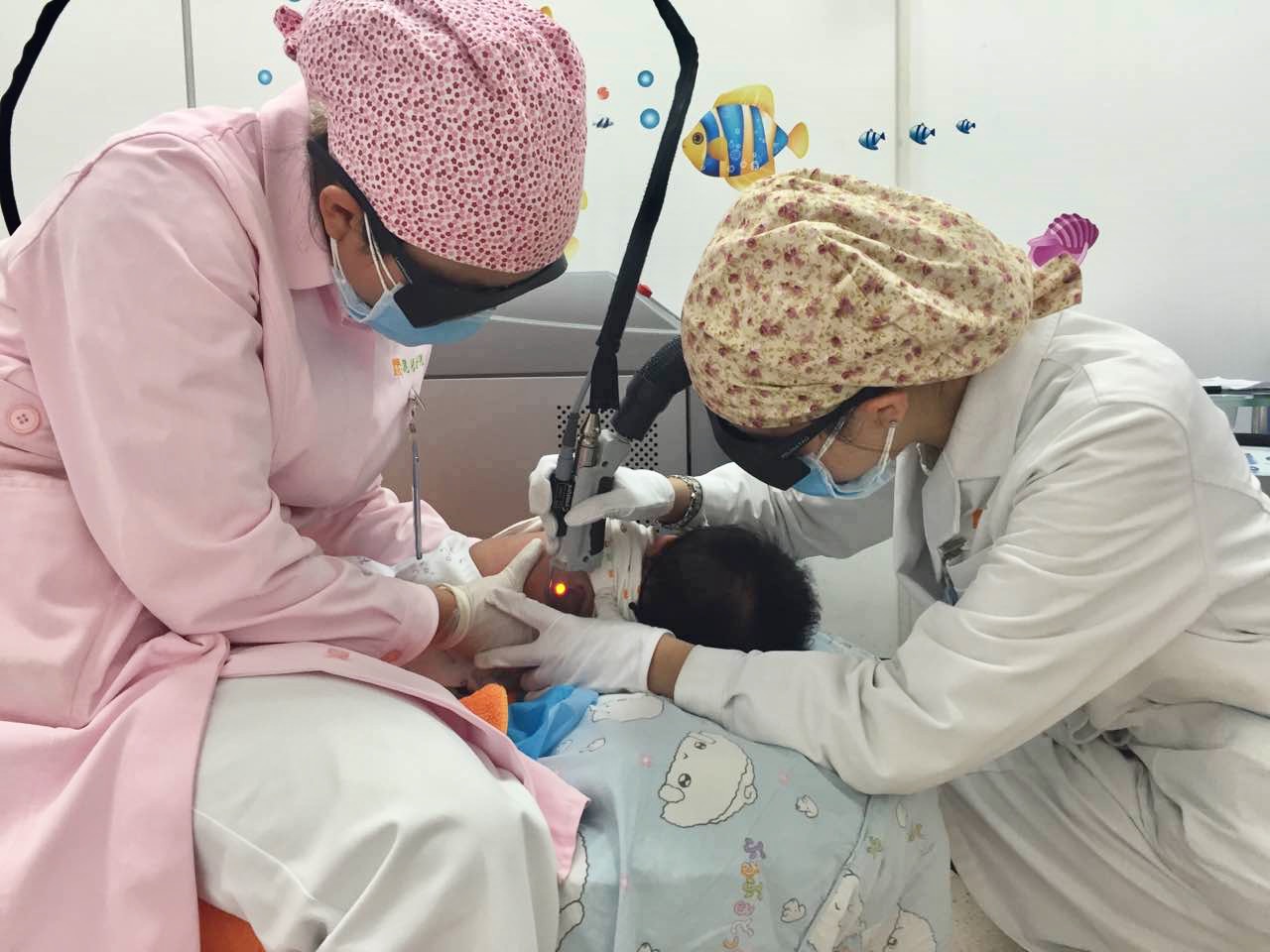 红色素胎记可以治好吗,红胎记不治疗