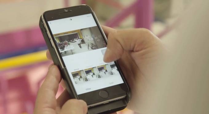 可以装13的手机壳,科技感很强的13手机壳