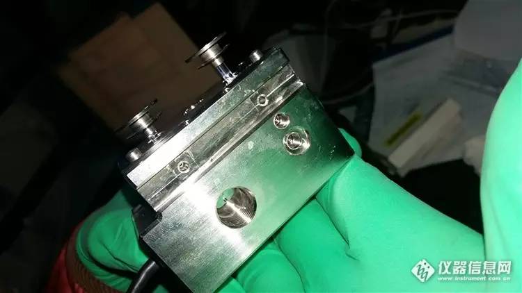 喷涂机柱塞杆密封圈更换步骤视频,怎样安装柱塞杆上密封圈