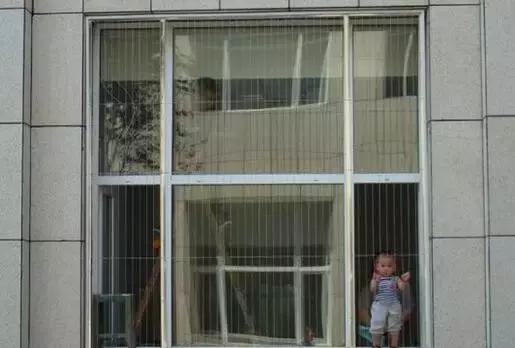 阳台用什么防盗窗美观又安全,阳台防盗窗顶用什么材料