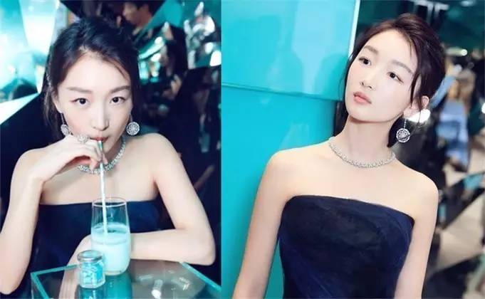 周冬雨小个子怎么穿,小个子周冬雨近照