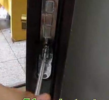 更换老式王力防盗门锁芯的方法,防盗门更换锁芯价格一般多少