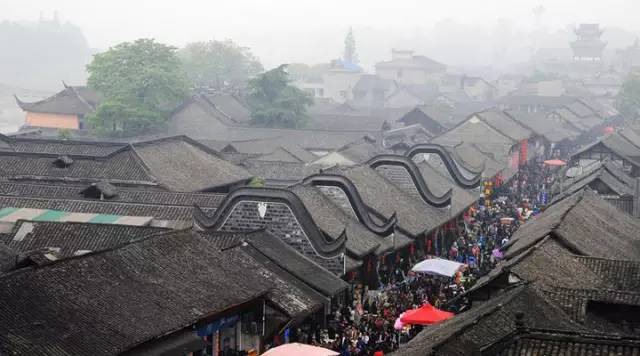 成都周末耍一耍视频,成都周边古镇一日游2022春节