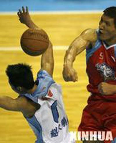 该出手时就出手，打球不行就打架，男篮在国际赛场的*力暴**事件
