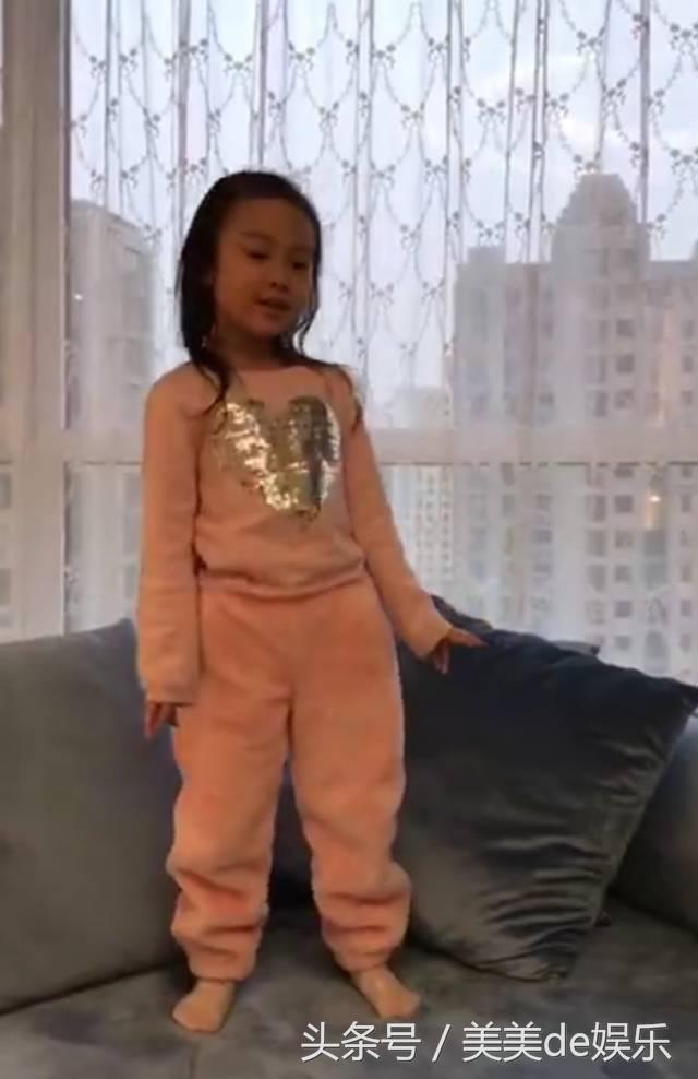 “综艺一姐”是王源的头号粉丝！爸妈都是娱乐圈一线大咖背景雄厚