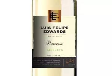 喝葡萄酒要配哪些小吃,葡萄酒搭配小吃做法