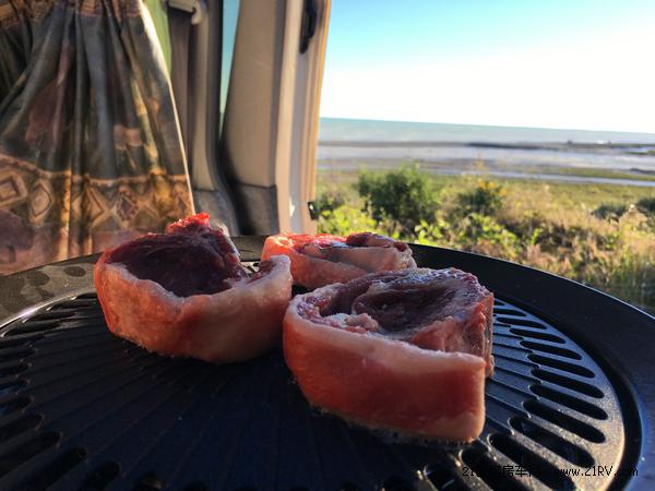 四川夫妻自改房车旅行,成都妹子环游世界