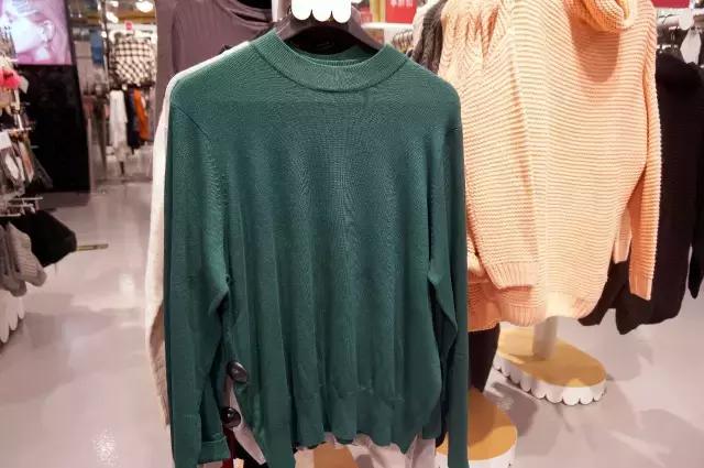 它帮你集齐快消品牌，一伙打折让你365天穿衣不重样