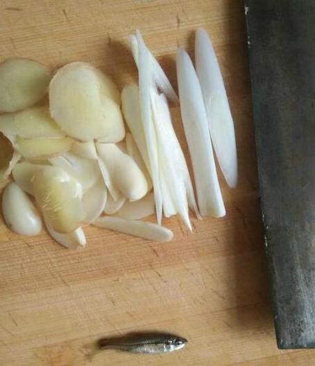 逗逼先僧：讽刺那些老发自拍瞎逼逼的女神，搞笑图片合集22