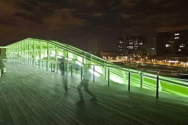 潘通十大必买颜色,潘通2024年度流行色排版