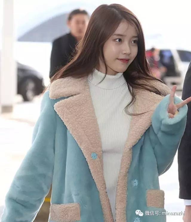 杨幂冬款lv羽绒服,杨幂冬日宽松毛衣