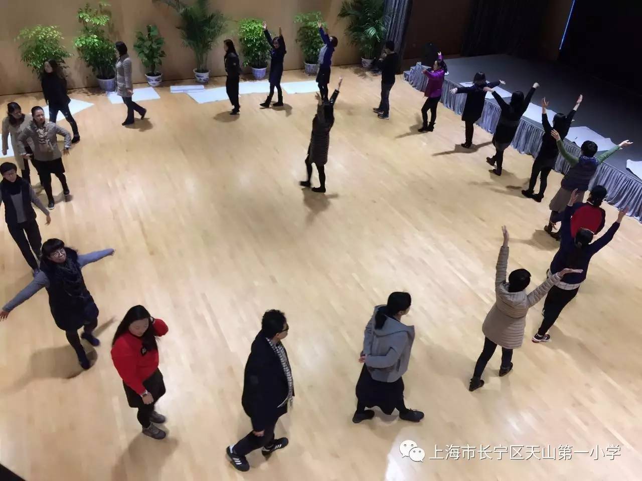 班主任工作室成长规划交流稿,班主任工作理念短句