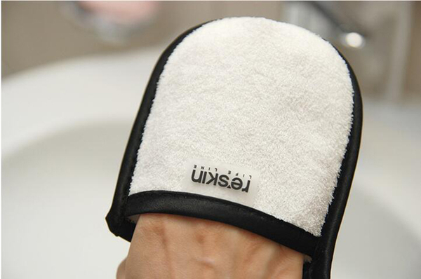 肌肤上的污垢怎么去除,白头粉刺正确消除方法