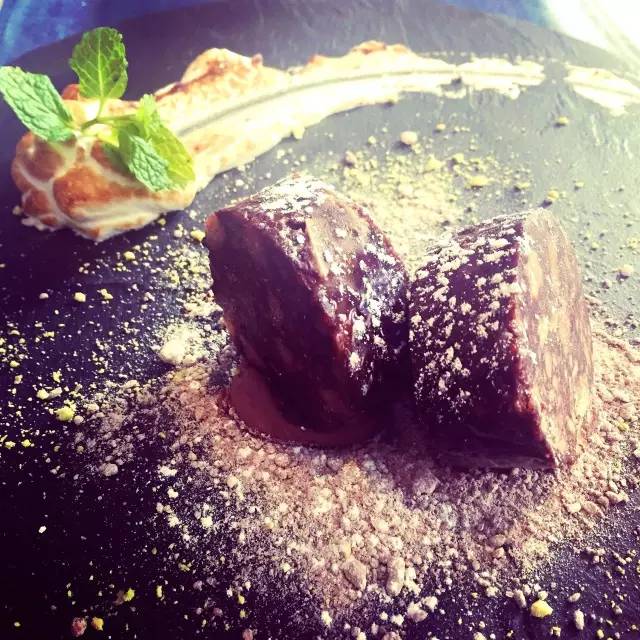 你恨谁就转给谁吧！到岳阳路看蒙古大叔，跟俞菱吃希腊大餐