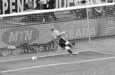 足球比赛哪个位置录像最好,足球回放战术解析