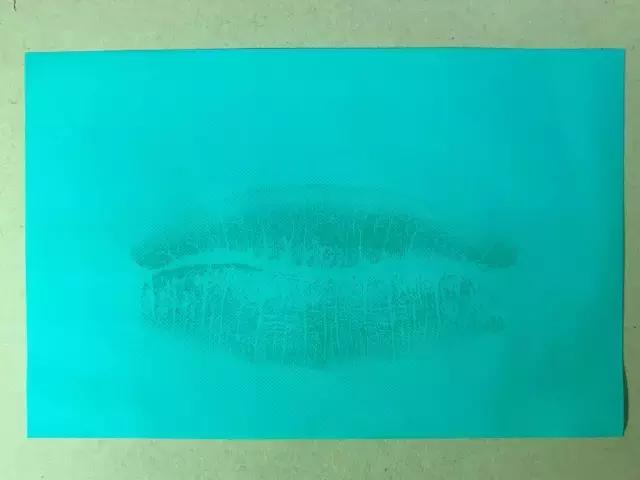 嫌用唇膏不够man的男人,注定吻不上心爱姑娘的唇