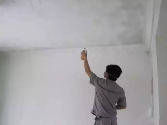 住在一楼很潮湿有霉味,一楼空气潮湿最佳解决方法