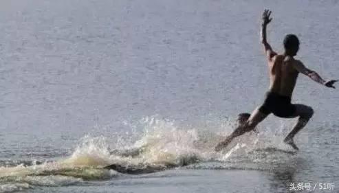 消防员捞女尸,水中捞女尸现场