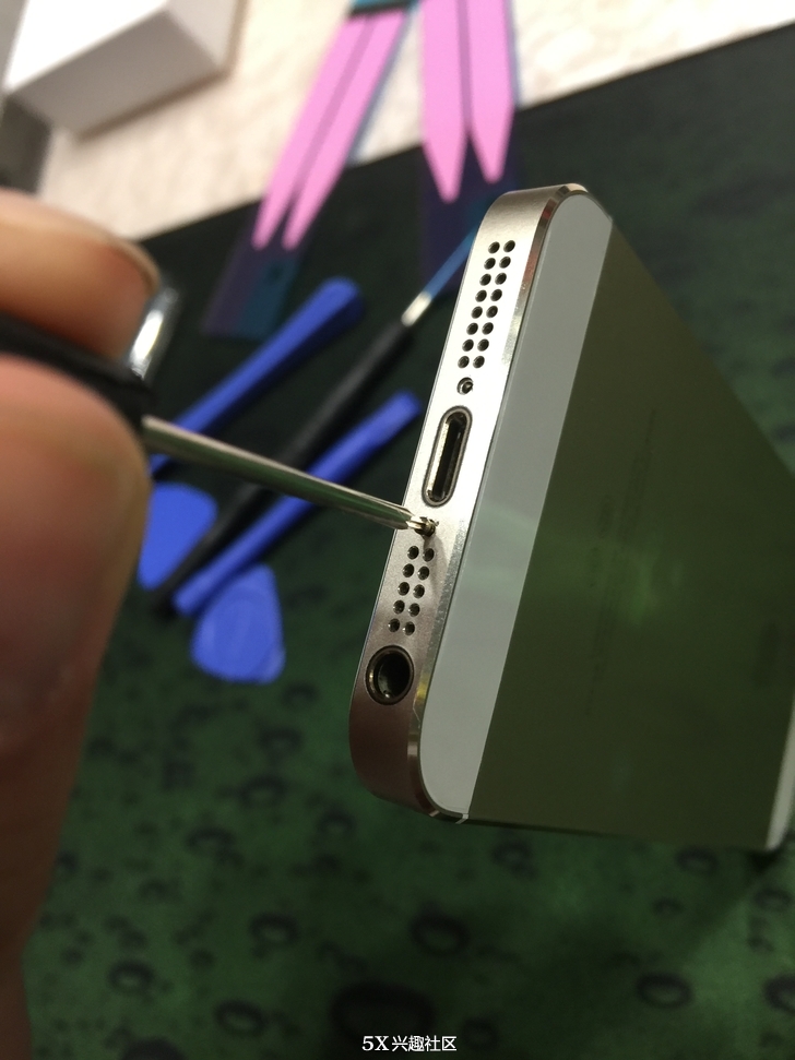 如何给苹果5s换电池品胜,苹果5s怎么换电池教程