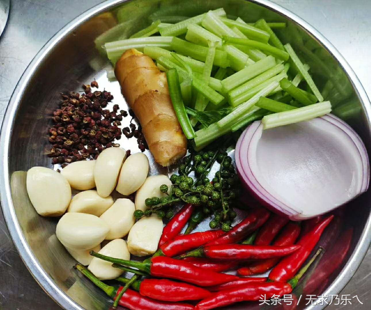 四川正宗泡椒凤爪做法教学,3斤泡椒凤爪配方