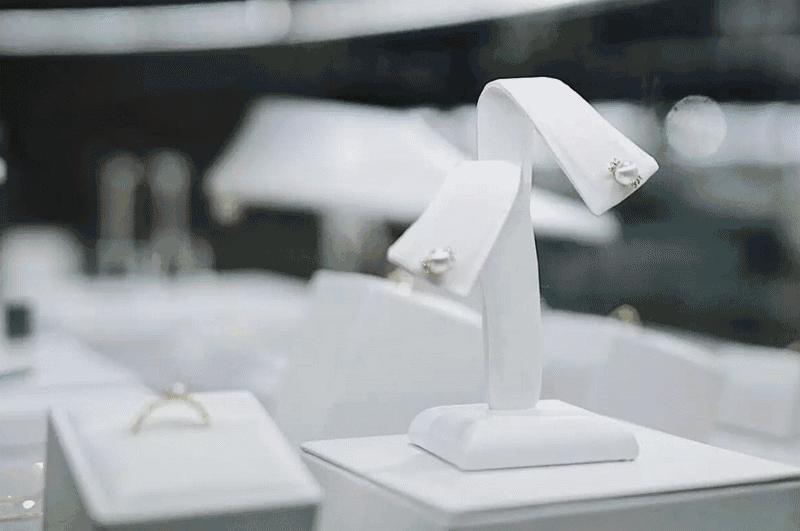 直男们有救了！这13家从未杭州亮相的新店，总有一款圣诞礼物，适合你的女神……