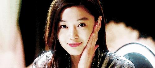 美容帮|周冬雨全智贤一半的颜值来自透光美肌?这7款最畅销面霜给你答案