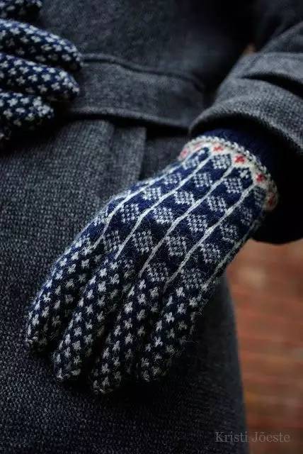 五指手套编织详细教程,五指手套的编织方法新手