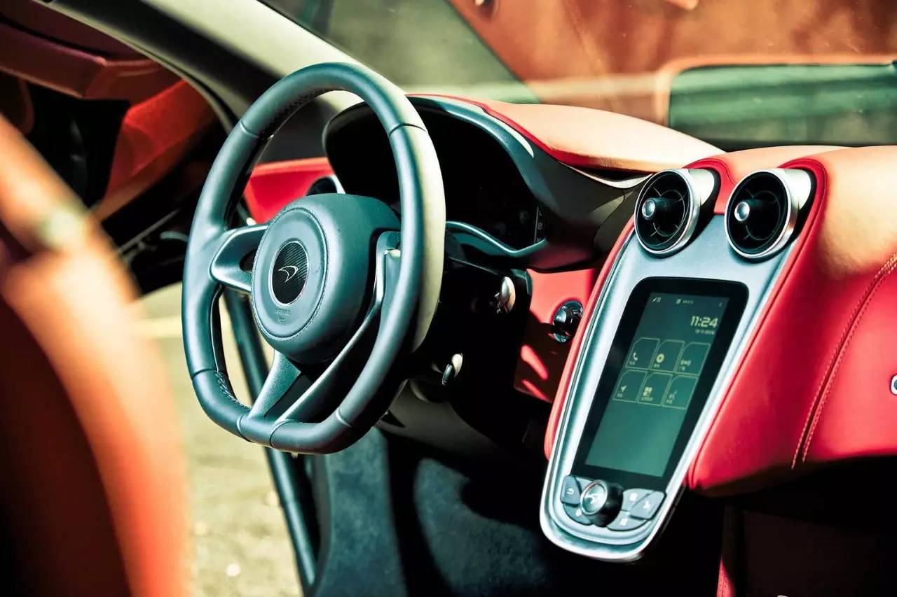 这两款车的体验感受就是：有钱真好丨TheAwards2016