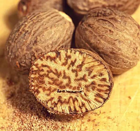 豆蔻是炖肉的调料吗,三种炖肉香料豆蔻