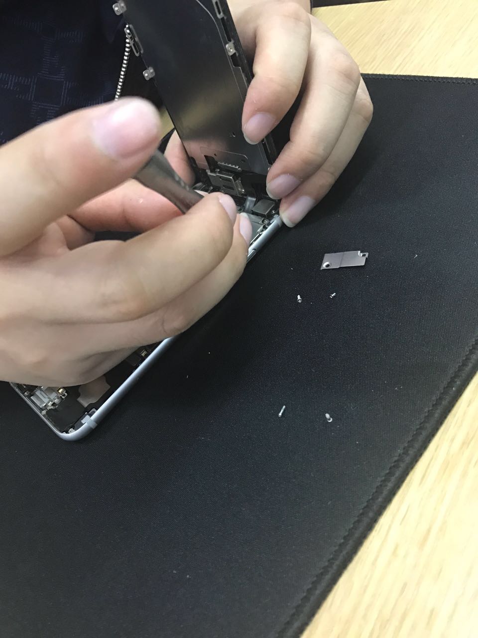 iphone6屏幕换玻璃,iphone6屏幕更换多少钱