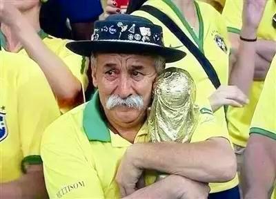 如果你有个喜欢足球的男朋友,有一个特别爱踢球的男朋友