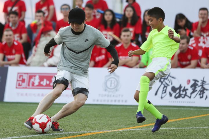 明星前十的粉丝,五大联赛明星球迷有哪些