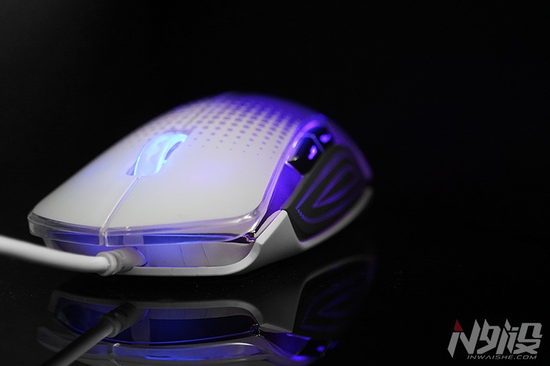 通体发光i-ROCKSIM6游戏鼠标图赏